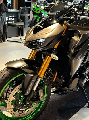 KAWASAKI-Z1100 SE KAWASAKI-Z1100 SE-2026