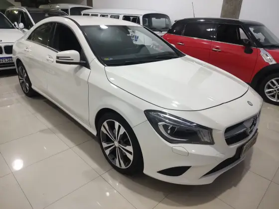 MERCEDES-BENZ CLA 200 1.6 URBAN 16V FLEX 4P AUTOMÁTICO