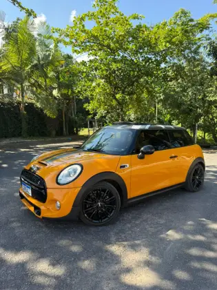 MINI COOPER 2.0 S EXCLUSIVE 16V TURBO GASOLINA 2P MANUAL