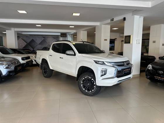 MITSUBISHI L200 TRITON 2.4 16V TURBO DIESEL SPORT HPE CD 4P 4X4 AUTOMÁTICO