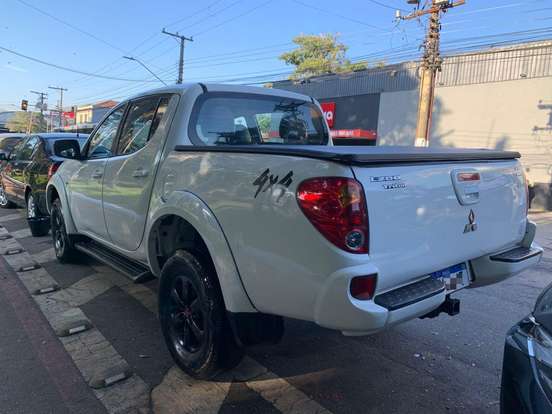 MITSUBISHI-L200-3.5 SPORT HPE 4X4 V6 24V FLEX 4P AUTOMÁTICO MITSUBISHI-L200-2010