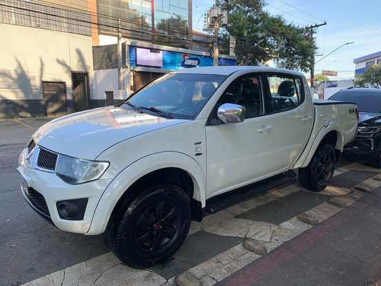 MITSUBISHI-L200-3.5 SPORT HPE 4X4 V6 24V FLEX 4P AUTOMÁTICO MITSUBISHI-L200-2010