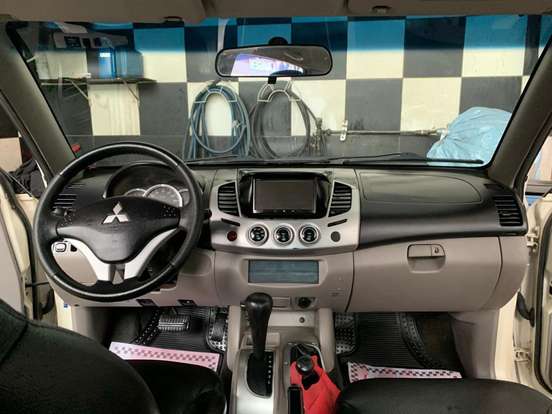 MITSUBISHI-L200-3.5 SPORT HPE 4X4 V6 24V FLEX 4P AUTOMÁTICO MITSUBISHI-L200-2010