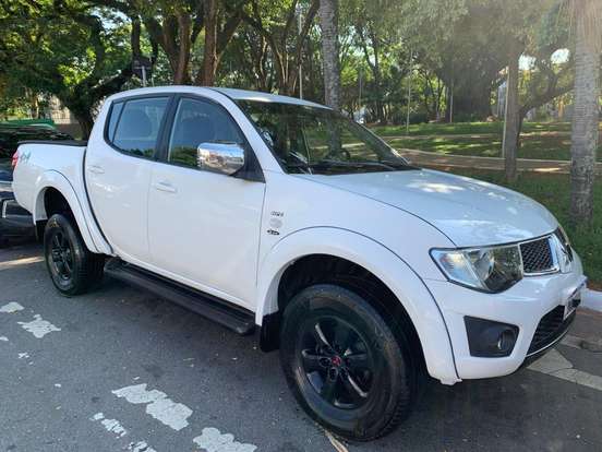MITSUBISHI-L200-3.5 SPORT HPE 4X4 V6 24V FLEX 4P AUTOMÁTICO MITSUBISHI-L200-2010