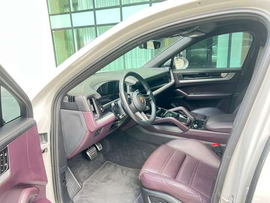 PORSCHE-CAYENNE-2024