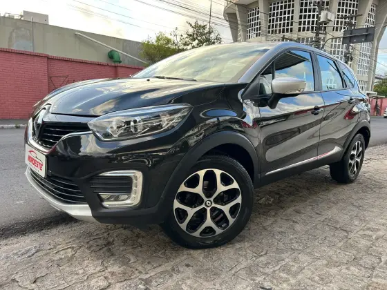 RENAULT CAPTUR 1.6 16V SCE FLEX BOSE X-TRONIC RENAULT CAPTUR 1.6 16V SCE FLEX BOSE X-TRONIC