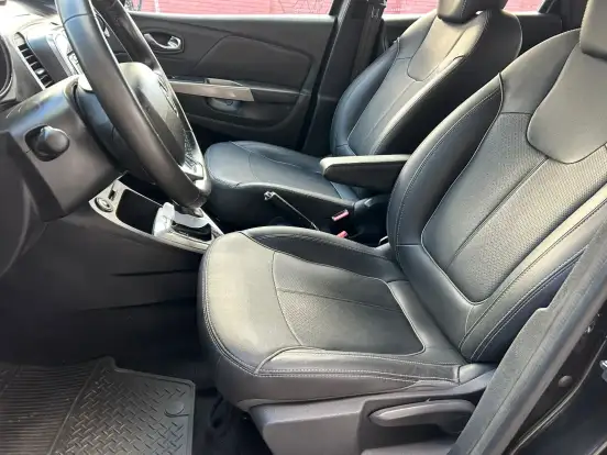 RENAULT-CAPTUR-2020