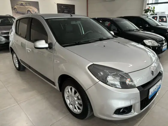 RENAULT SANDERO 1.6 PRIVILÉGE 16V FLEX 4P AUTOMÁTICO RENAULT SANDERO 1.6 PRIVILÉGE 16V FLEX 4P AUTOMÁTICO