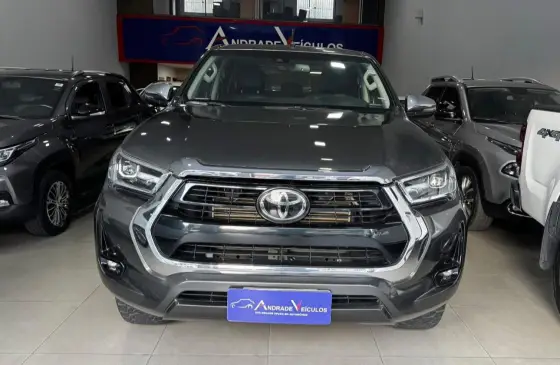 TOYOTA HILUX 2.8 D-4D TURBO DIESEL CD SRX 4X4 AUTOMÁTICO
