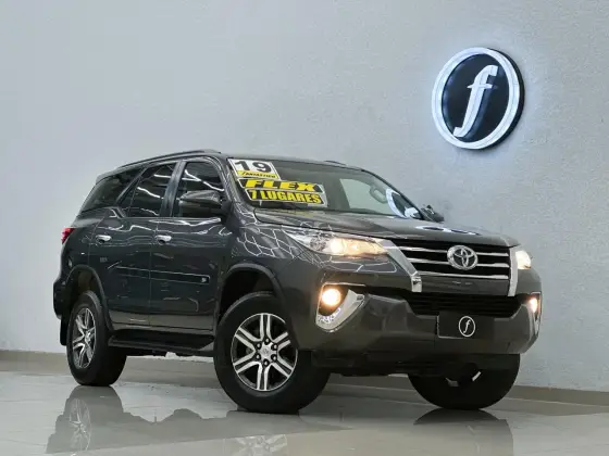 TOYOTA HILUX SW4 2.7 SRV 7 LUGARES 4X2 16V FLEX 4P AUTOMÁTICO