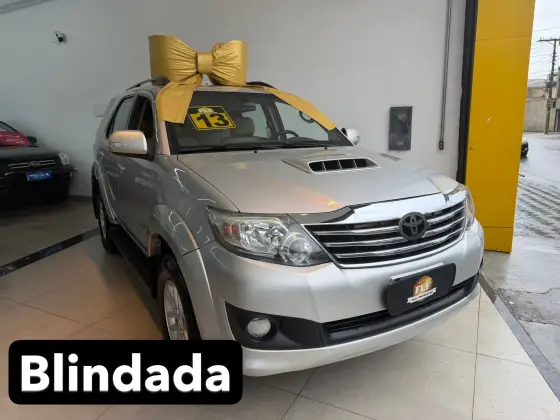 TOYOTA HILUX SW4 3.0 SRV 4X4 7 LUGARES 16V TURBO INTERCOOLER DIESEL 4P AUTOMÁTICO