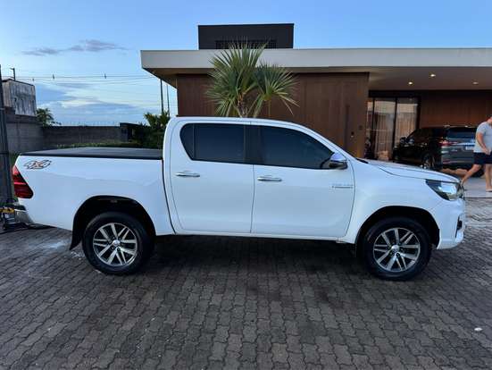TOYOTA-HILUX-2.8 SRV 4X4 CD 16V DIESEL 4P AUTOMÁTICO TOYOTA-HILUX-2019