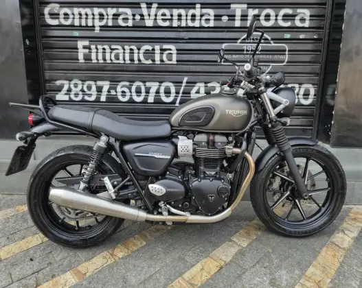 TRIUMPH STREET TWIN 