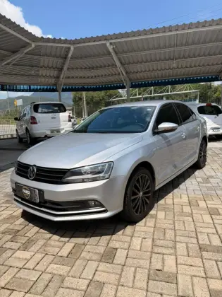 VOLKSWAGEN JETTA 1.4 16V TSI COMFORTLINE GASOLINA 4P TIPTRONIC VOLKSWAGEN JETTA 1.4 16V TSI COMFORTLINE GASOLINA 4P TIPTRONIC