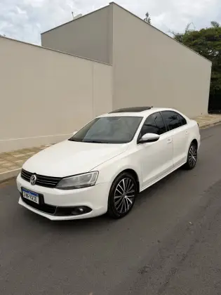 VOLKSWAGEN JETTA 2.0 TSI HIGHLINE 211CV GASOLINA 4P TIPTRONIC