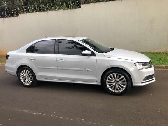 VOLKSWAGEN-JETTA-1.4 16V TSI COMFORTLINE GASOLINA 4P TIPTRONIC VOLKSWAGEN-JETTA-2017