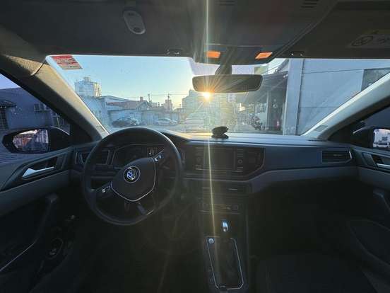 VOLKSWAGEN-POLO-2019
