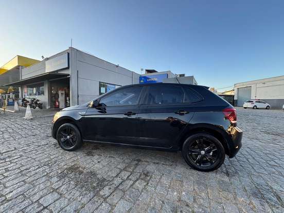 VOLKSWAGEN-POLO-2019