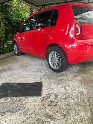 VOLKSWAGEN-UP-2014
