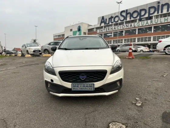 VOLVO V40 2.0 T5 CROSS COUNTRY AWD TURBO GASOLINA 4P AUTOMÁTICO