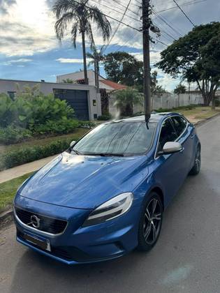 VOLVO V40 2.0 T5 R-DESIGN GASOLINA 4P AUTOMÁTICO