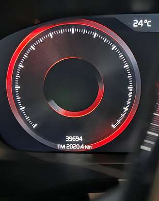 VOLVO-XC40-2018