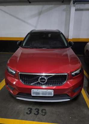 VOLVO-XC40-2018