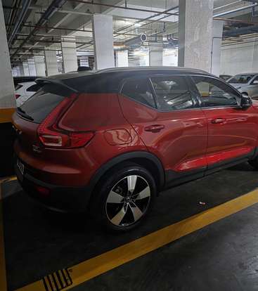 VOLVO-XC40-2018