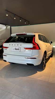 VOLVO-XC60-2018