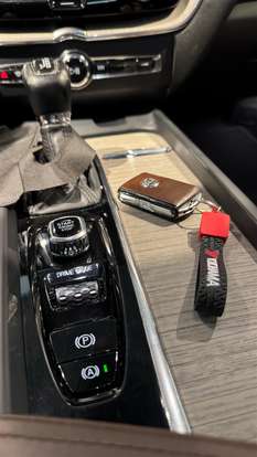 VOLVO-XC60-2018