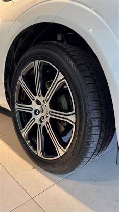 VOLVO-XC60-2018