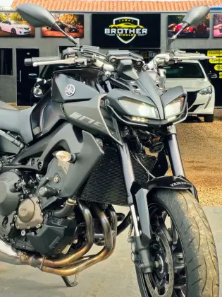 YAMAHA MT-09 