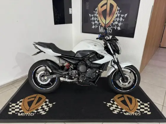 YAMAHA XJ6 N 