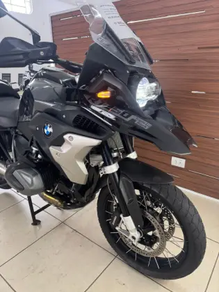 BMW R 1250 GS TRIPLE BLACK 