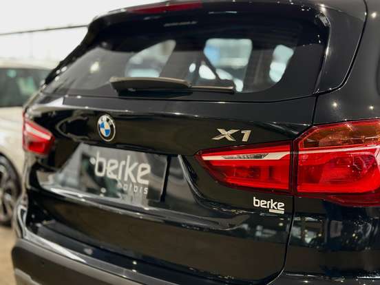 BMW-X1-2.0 16V TURBO GASOLINA SDRIVE20I SPORT 4P AUTOMÁTICO BMW-X1-2017