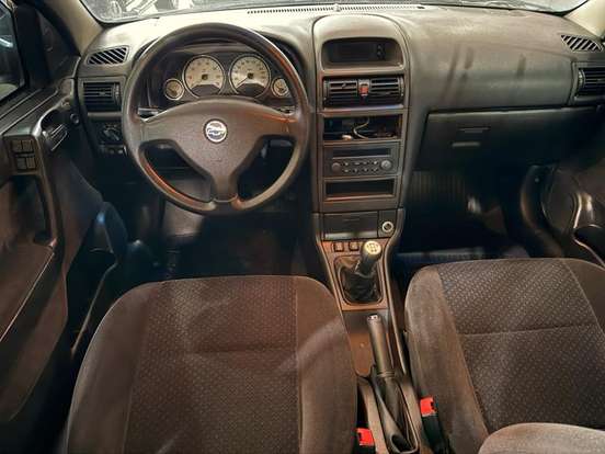 CHEVROLET-ASTRA-2010