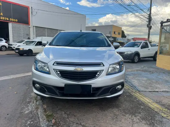 CHEVROLET ONIX 1.4 MPFI LTZ 8V FLEX 4P AUTOMÁTICO