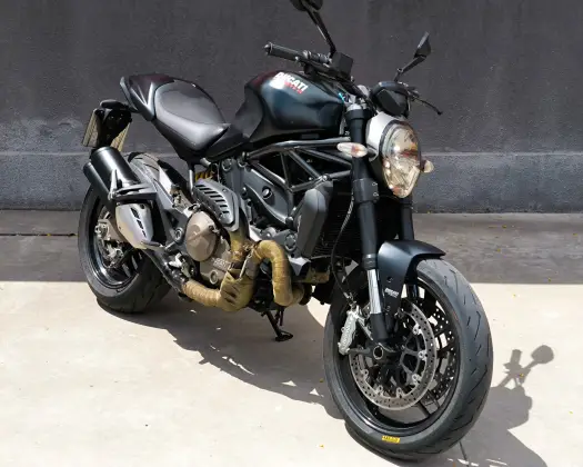 DUCATI MONSTER 821 DARK 