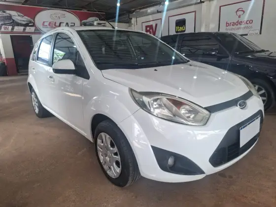 FORD FIESTA 1.6 ROCAM HATCH 8V FLEX 4P MANUAL FORD FIESTA 1.6 ROCAM HATCH 8V FLEX 4P MANUAL