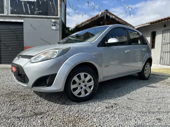 FORD FIESTA 1.6 ROCAM HATCH 8V FLEX 4P MANUAL FORD FIESTA 1.6 ROCAM HATCH 8V FLEX 4P MANUAL