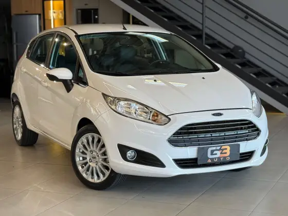 FORD FIESTA 1.6 TITANIUM HATCH 16V FLEX 4P POWERSHIFT FORD FIESTA 1.6 TITANIUM HATCH 16V FLEX 4P POWERSHIFT