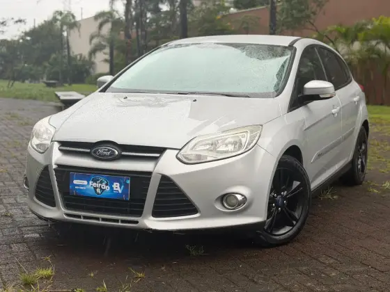 FORD FOCUS 1.6 SE 16V FLEX 4P POWERSHIFT FORD FOCUS 1.6 SE 16V FLEX 4P POWERSHIFT