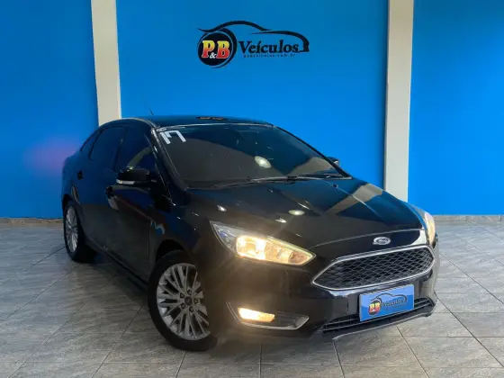 FORD FOCUS 2.0 SE FASTBACK 16V FLEX 4P POWERSHIFT