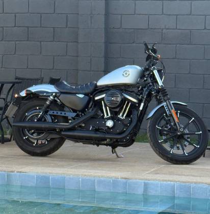 HARLEY-DAVIDSON SPORTSTER IRON 883 