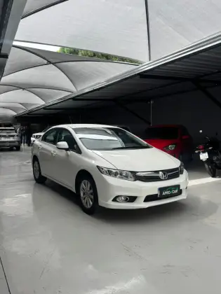 HONDA CIVIC 1.8 LXS 16V FLEX 4P MANUAL HONDA CIVIC 1.8 LXS 16V FLEX 4P MANUAL