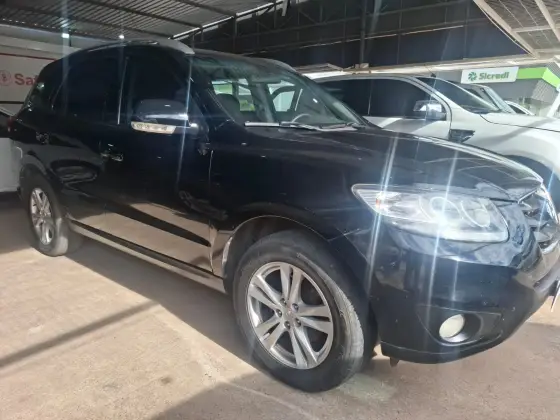 HYUNDAI SANTA FÉ 3.3 MPFI 4X4 7 LUGARES V6 270CV GASOLINA 4P AUTOMÁTICO HYUNDAI SANTA FÉ 3.3 MPFI 4X4 7 LUGARES V6 270CV GASOLINA 4P AUTOMÁTICO