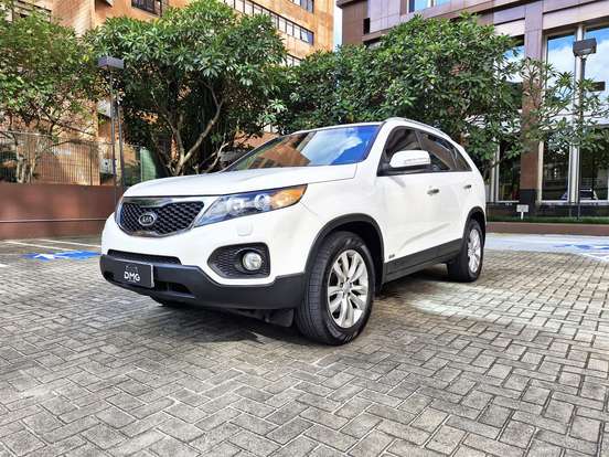 KIA-SORENTO-2011