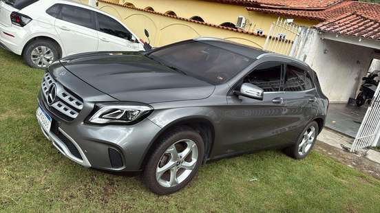 MERCEDES-BENZ-GLA 200-2019