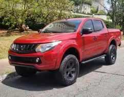 MITSUBISHI L200 TRITON 2.4 16V TURBO DIESEL SPORT HPE CD 4P 4X4 AUTOMÁTICO MITSUBISHI L200 TRITON 2.4 16V TURBO DIESEL SPORT HPE CD 4P 4X4 AUTOMÁTICO