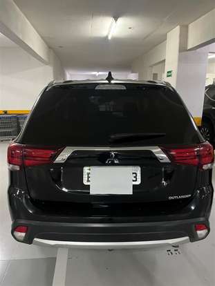 MITSUBISHI-OUTLANDER-2018